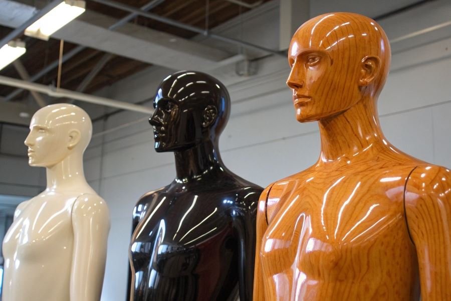 263-mannequins-material-quality-sales-impact
