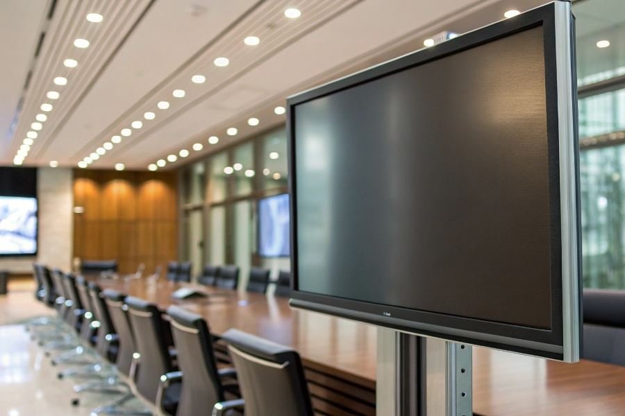 841-digital-information-displays-scrolling-text